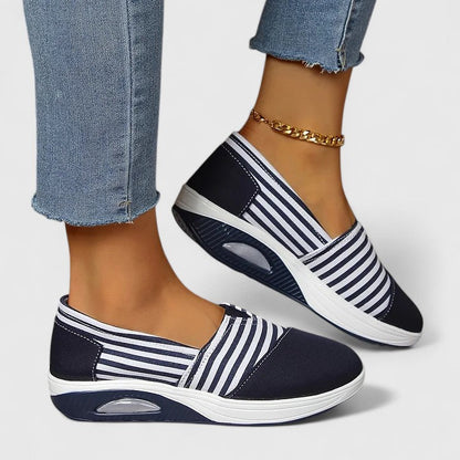 Onóra | Slip-On Walking Sneakers